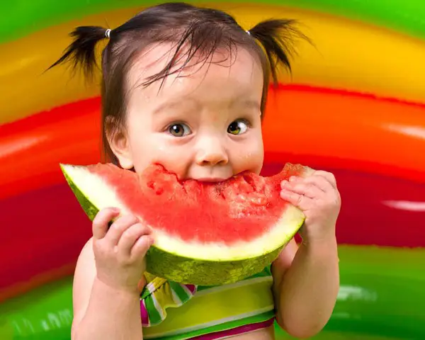 The Way You Eat Fruit Matters For Your Teeth